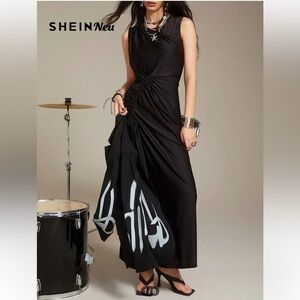 Colorblock Pleated Round Neck Sleeveless Dress
US 8/10 (L)